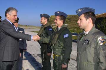 Ικανοποιημένος από την ετοιμότητα της Πολεμικής Αεροπορίας δήλωσε ο Παπαντωνίου