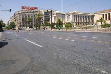 Έκλεισε για λίγη ώρα η Πανεπιστημίου, λόγω απειλής για βόμβα σε πάρκινγκ της ΕΤΕ