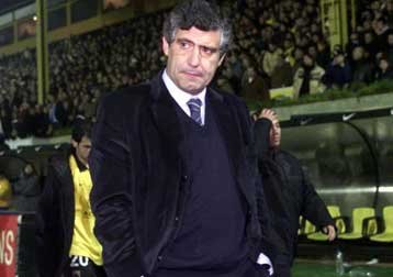 Κοιτάμε μπροστά, ήταν το μήνυμα του Σάντος στους παίκτες της ΑΕΚ