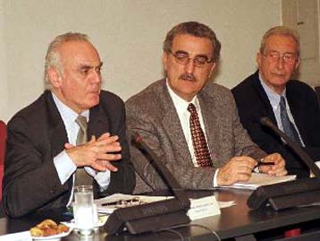 Ανακάμπτει η ελληνική τουριστική αγορά, τονίζει ο Ακης Τσοχατζόπουλος