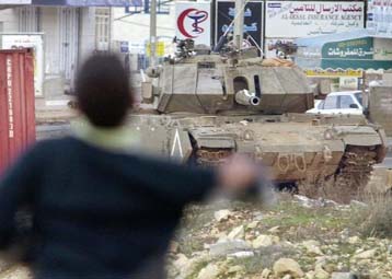 Επεισόδια, με τρεις νεκρούς, φορτίζουν την ατμόσφαιρα στη Μέση Ανατολή