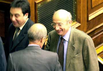 Ενοχλημένος φέρεται ο πρωθυπουργός από την κίνηση Τσουκάτου για το ασφαλιστικό