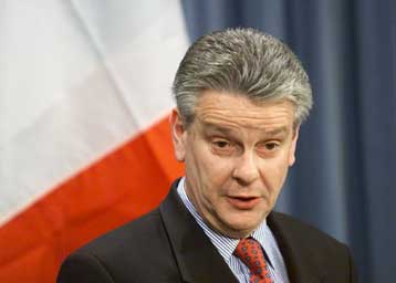 Με κλάδο ελαίας φτάνει στην Αγκυρα ο Γάλλος υπουργός Αμυνας