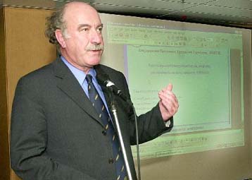 Τα μέτρα για τη ναυτιλία παρουσίασε στο Λονδίνο ο ΥΕΝ