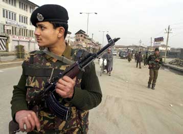 Οκτώ Πακιστανοί σκοτώθηκαν σε συγκρούσεις με Ινδούς στρατιώτες