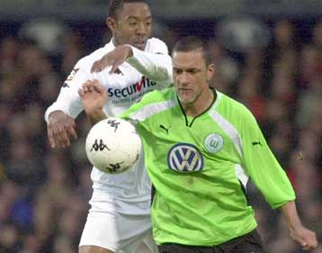 Νέος διασυρμός της Mπάγερν, νίκη για τη Λεβερκούζεν