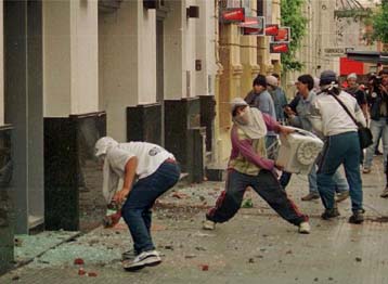 Εκρηκτική η κατάσταση στην Αργεντινή – Φόβοι για νέα επεισόδια