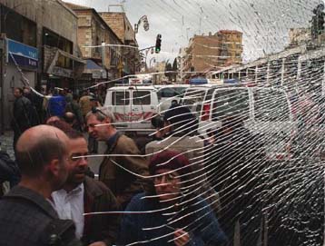 Γυναικείο χέρι πυροδότησε, κατά τα φαινόμενα, τη βόμβα στην Ιερουσαλήμ