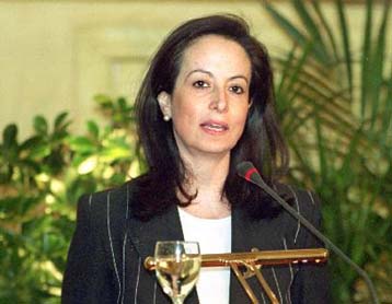 Αναφορές σε ασφαλιστικό, αγροτικά, απασχόληση, διεύρυνση από την Αννα Διαμαντοπούλου