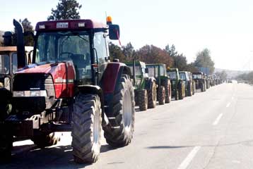 Η τιμή του βάμβακος και οι επαφές Σημίτη με ΕΕ καθορίζουν τις αγροτικές κινητοποιήσεις