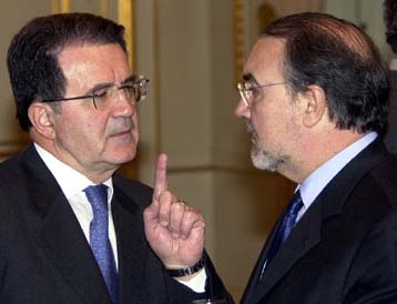 Μεγαλύτερη προσπάθεια για το δημόσιο χρέος συνέστησε η Κομισιόν στην Ελλάδα