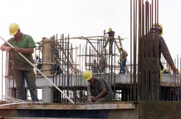 Οι κανόνες υγιεινής των εργαζομένων στο ολυμπιακό χωριό σε σύσκεψη στο υπ. Εργασίας