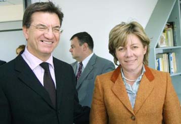 Σύμπτωση απόψεων Αθήνας και Μαδρίτης για το ρόλο της παιδείας στην Ευρώπη