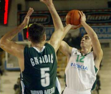 Αγκαλιά με την πρώτη θέση ο ΠΑΟ, με το δεξί ο Σούμποτιτς, διασυρμός της ΑΕΚ