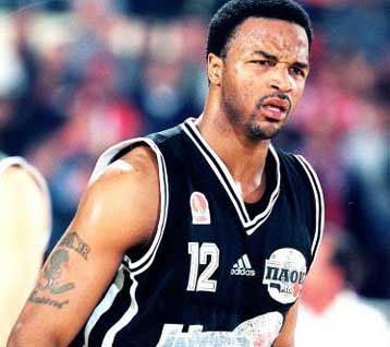 Επιστρέφει στον ΠΑΟΚ ο Έντουαρντς, αποχωρεί ο Γούλριτζ