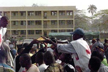 Φόβοι για εμπόριο παιδιών στη Νιγήρια μετά την έκρηξη σε αποθήκη πυρομαχικών