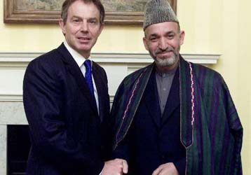 Ευχαριστήρια Καρζάι προς Μπλερ για τη βρετανική συμβολή στον πόλεμο κατά των Ταλιμπάν