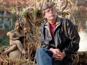 Αποχωρεί από την ενεργό δράση ο συγγραφέας Στίβεν Κινγκ