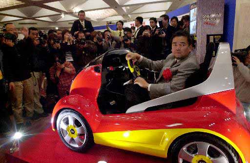 Εταιρεία παιχνιδιών κατασκευάζει αυτοκίνητα