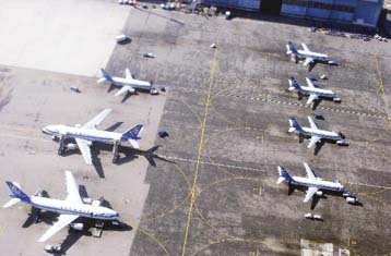 Δεκαπέντε επιπλέον ημέρες διαπραγματεύσεων ζητά η IAS για την Ολυμπιακή Αεροπορία