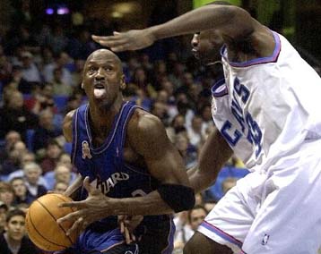 Με κομμένη την ανάσα οι «Μάγοι» νίκησαν 93-92 τους Καβαλίερς