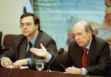 Ισχυρότερη η ελληνική οικονομία με το ευρώ, τόνισε ο Σημίτης από το Ζάππειο