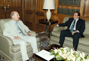 Βασική αιτία της διαφθοράς η αδιαφορία των πολιτών, σύμφωνα με δημοσκόπηση της V – PRC