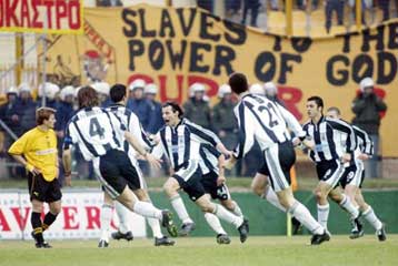 Έπιασε κορυφή ο ΠΑΟΚ, 3-2 τον Αρη στο Χαριλάου