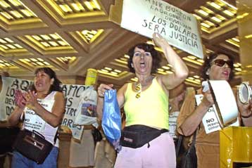 Νέες διαδηλώσεις κατά της οικονομικής πολιτικής της κυβέρνησης στην Αργεντινή