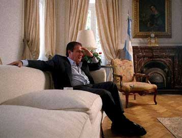 Στις 14 Σεπτεμβρίου 2003 οι προεδρικές εκλογές στην Αργεντινή, ανακοίνωσε ο Ντουάλντε