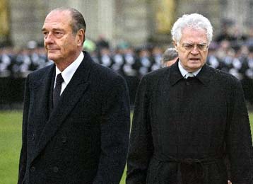 Προβάδισμα στον Ζοσπέν έναντι του Σιράκ για την προεδρία της Γαλλίας δίνουν τα γκάλοπ