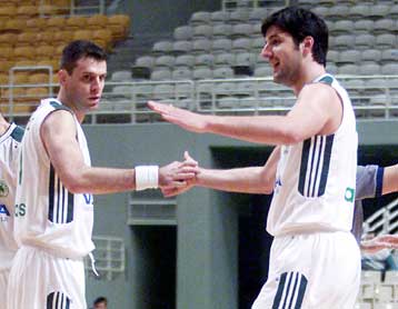 Eπεισοδιακή νίκη για ΠΑΟ στην Κροατία, νίκη-«θρίλερ» για Ολυμπιακό, ήττα για Περιστέρι