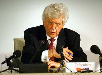 Αμετάβλητα παρέμειναν τα επιτόκια στην ευρωζώνη και τη Βρετανία