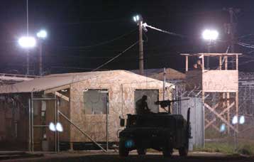 Μόνο οι Ταλιμπάν και όχι τα μέλη της Αλ-Κάιντα αιχμάλωτοι πολέμου, δηλώνει ο Μπους