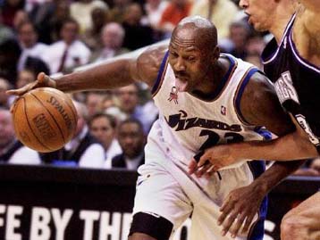 Έκαναν το θαύμα τους οι «Μάγοι» νικώντας 108-101 τους Σακραμέντο Κινγκς