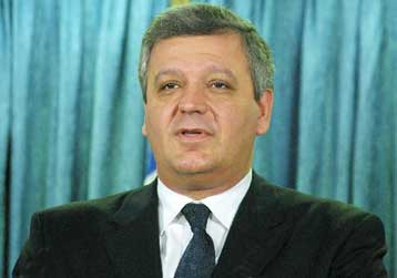 Οι ελληνικές Αρχές παρέδωσαν στη Χάγη τα στοιχεία για τον Μιλόσεβιτς