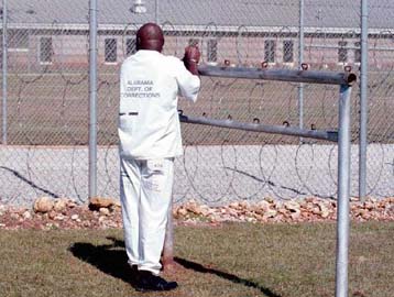 Επίσκεψη στις «σκληρές» αμερικανικές φυλακές από τη Διεθνή Αμνηστία