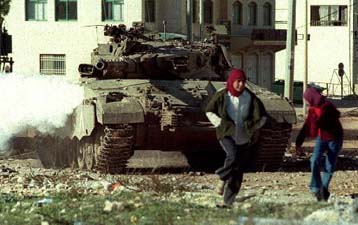 Τέσσερις νεκροί και τουλάχιστον 11 τραυματίες ο νέος απολογισμός βίας στη Μ.Ανατολή