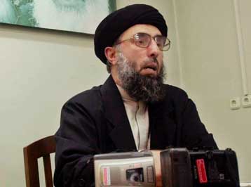 Το Ιράν έκλεισε τα γραφεία του Αφγανού πολέμαρχου Χεκματιάρ σην Τεχεράνη