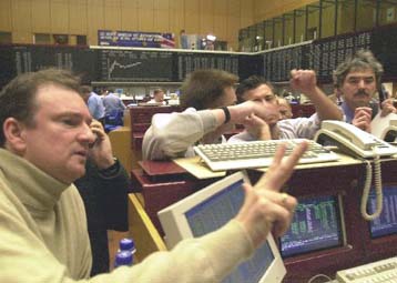 Ανοδικές τάσεις επικρατούν στα ευρωπαϊκά χρηματιστήρια το πρωί της Δευτέρας