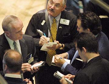 Στο υψηλότερο επίπεδο των δύο τελευταίων εβδομάδων «σκαρφαλώνει» το ευρώ