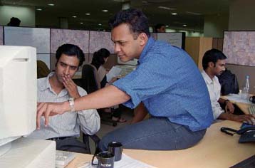 Ανοικτά σύνορα για τους ξένους ειδικευμένους εργαζόμενους προτείνει η Κομισιόν