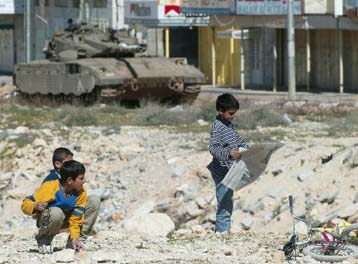 Ένας Παλαιστίνιος αστυνομικός νεκρός σε επιχειρήσεις του ισραηλινού στρατού