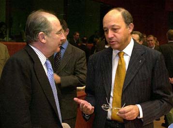 Μέτρα για τη μείωση των ελλειμμάτων συνιστά η ΕΕ σε Ιταλία και Γαλλία