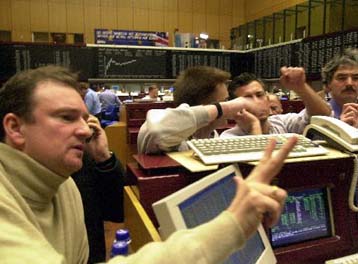 Υποχωρούν οι ευρωπαϊκές αγορές την Τρίτη με «οδηγό» τις εταιρείες τηλεπικοινωνιών