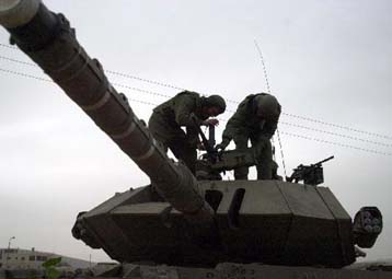 Πέντε νεκροί κατά την προέλαση ισραηλινών αρμάτων σε τέσσερις παλαιστινιακές περιοχές