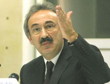 Για το 2003 μετατίθεται η εφαρμογή του νέου αναπτυξιακού νόμου