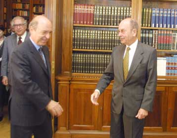 Για εξωτερική πολιτική και οικονομία ενημέρωσε τον Πρόεδρο ο Σημίτης