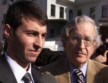 Αθώος κρίθηκε από τη Δικαιοσύνη ο ο Τούρκος εκδότης των δοκιμίων του Νόαμ Τσόμσκι