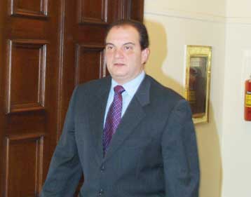 Κόντρα κυβέρνησης – αντιπολίτευσης για τη διαφθορά στο δημόσιο τομέα